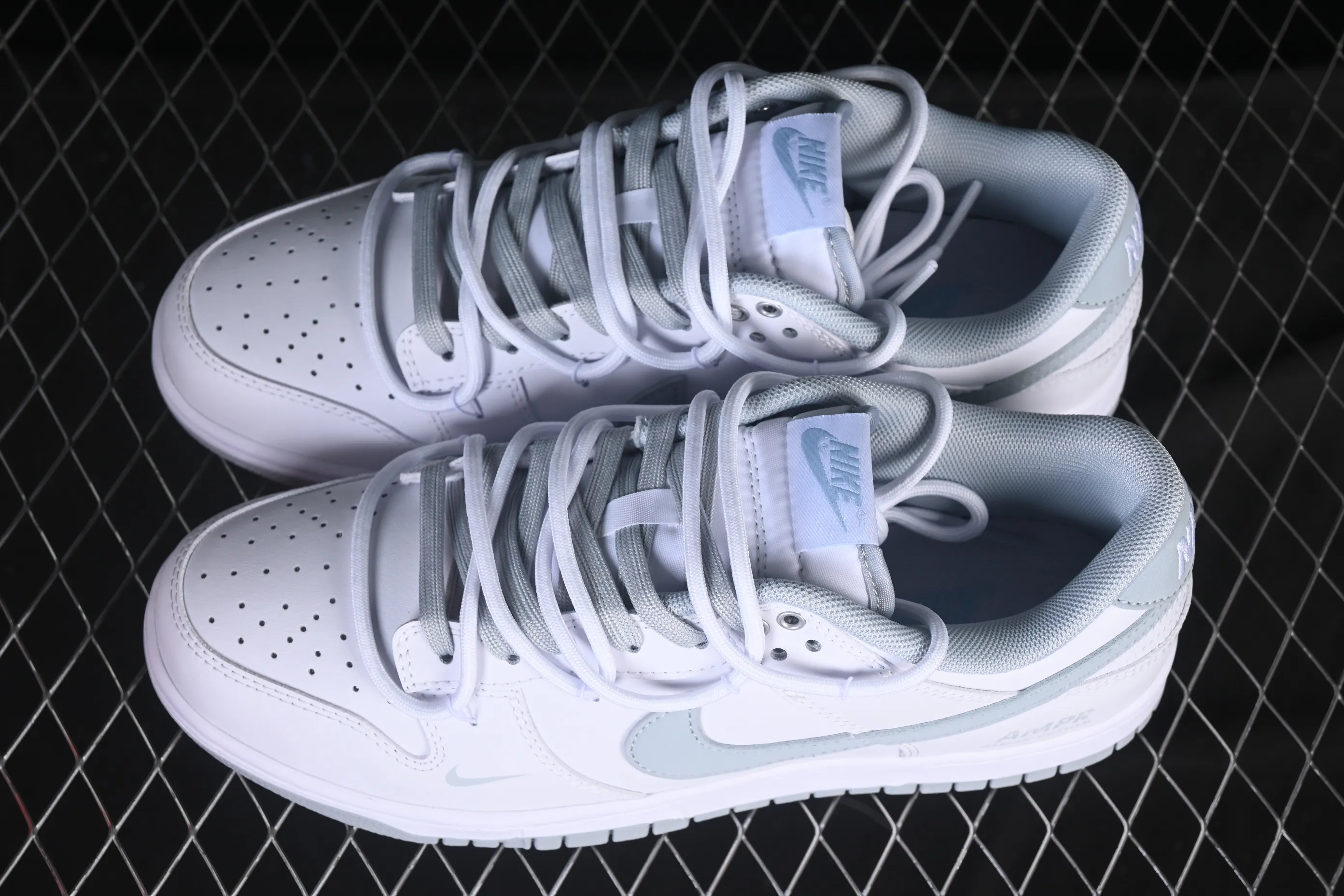 All categories Nk SB Dunk Series Nk SB Dunk Low High-end customized low-top sneakers Nike SB Dunk Low "Just Do It" Anniversary high-end customized low-top casual sneakers WB0528-101